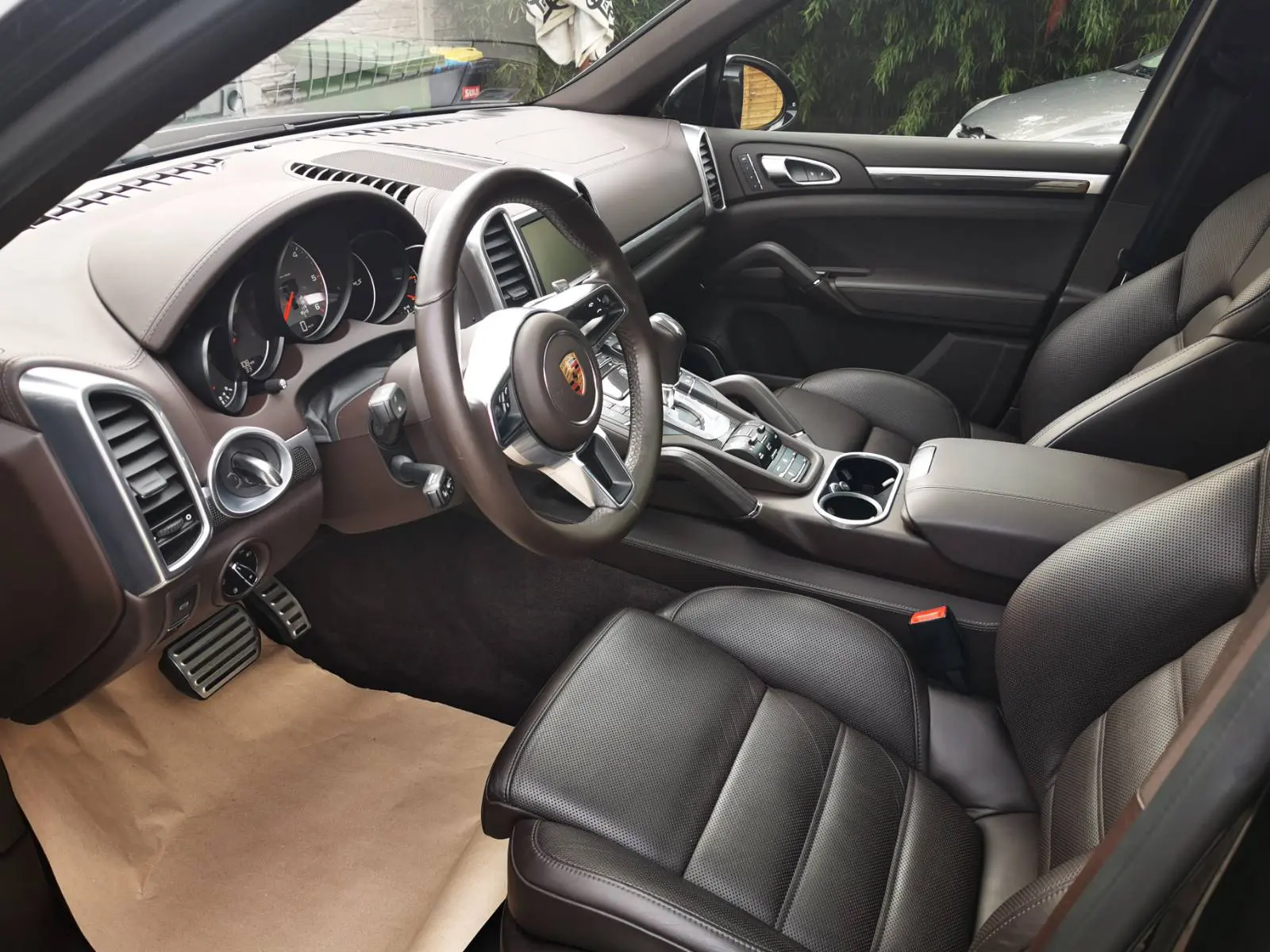 Porsche Cayenne belső kozmetika